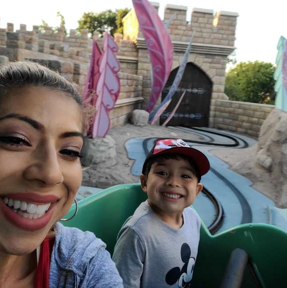 Meet your Posher, Stephanie - Picture 11 of 11